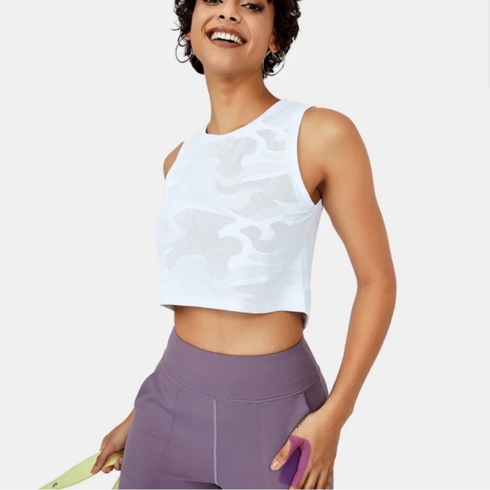 Halara Loose Camo Cropped Tank Top Medium